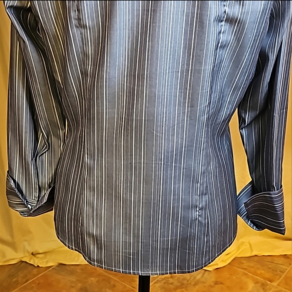VTG Tracy M. 100% Silk Gray Button Blouse With White Pinstripes 3/4 Inch Sleeves - Picture 7 of 8